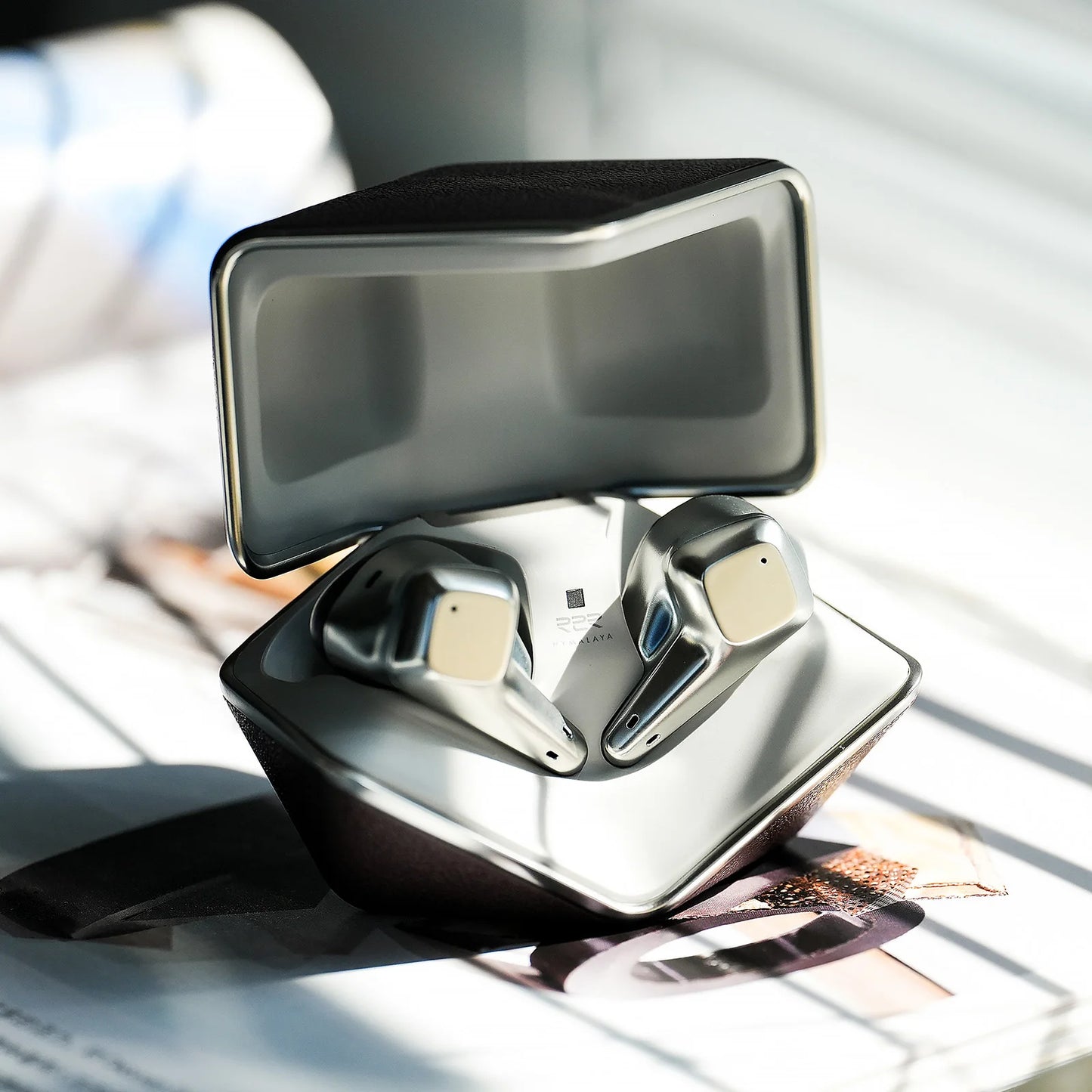 Hifiman Svanar Wireless Noise Cancelling Earphones With Hymalaya DAC